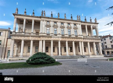 Palazzo Chiericati: Biểu tượng kiến trúc Palladian tráng lệ và một bảo tàng nghệ thuật phong phú!